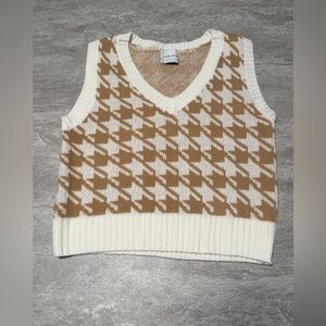 NWOT Pink rose women’s cropped sweater vest size medium